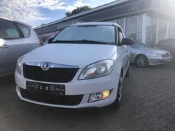 Weiß Gebraucht 2015 Skoda Roomster Kombi | 4.950 € (Fairer Preis)