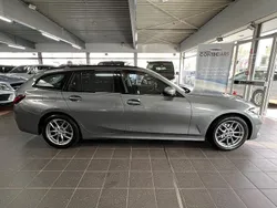 Skyscraper grau Gebraucht 2022 BMW 318 Kombi | 27.999 € (Fairer Preis)