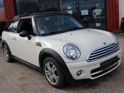 Weiß Gebraucht 2009 Mini Cooper D Clubman Kombi | 1.500 €