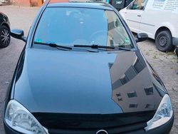 Schwarz Gebraucht 2002 Opel Corsa Kleinwagen | 1.199 € (Fairer Preis)