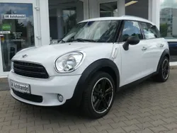 Weiß Gebraucht 2016 Mini One Countryman SUV | 10.599 € (Fairer Preis)