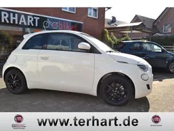 Arktis weiß) (weiss Gebraucht 2021 Fiat 500e Icon Kleinwagen | 17.490 € (Guter Preis)