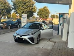 Silber Gebraucht 2017 Toyota Mirai Limousine | 6.990 €