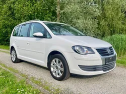 Weiß Gebraucht 2009 VW Touran Freestyle Van / Kleinbus | 3.990 € (Etwas zu teuer)