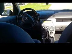 Grau Gebraucht 2004 Mazda 2 Van / Kleinbus | 3.000 € (Teuer)