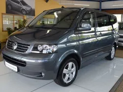Grau Gebraucht 2010 VW T5 Highline Van | 17.880 € (Teuer)