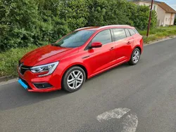 Rot Gebraucht 2017 Renault Mégane IV Business Limousine | 11.500 € (Guter Preis)