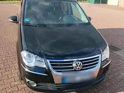 Schwarz Gebraucht 2009 VW Touran Highline Van / Kleinbus | 2.300 € (Guter Preis)