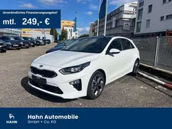 Weiß Gebraucht 2018 Kia Ceed Platinum Limousine | 18.830 € (Etwas zu teuer)