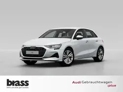 Gletscherweiß metallic Gebraucht 2024 Audi A3 Sportback Advanced Limousine | 28.800 € (Fairer Preis)
