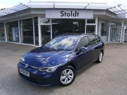 Blau Gebraucht 2023 VW Golf VIII Life Kombi | 27.450 € (Fairer Preis)