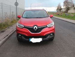 Rot Gebraucht 2015 Renault Kadjar Bose Edition SUV | 10.900 € (Fairer Preis)