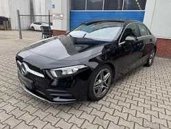 Schwarz Gebraucht 2019 Mercedes A180 AMG Limousine | 17.950 €