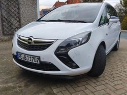 Weiß Gebraucht 2013 Opel Zafira Tourer Innovation Van / Kleinbus | 8.400 € (Fairer Preis)