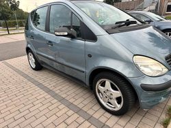 Blau Gebraucht 2003 Mercedes A140 Kleinwagen | 1.350 €