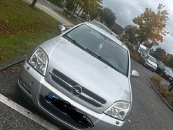 Grau Gebraucht 2002 Opel Vectra Limousine | 480 € (Fairer Preis)