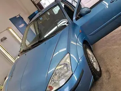 Blau Gebraucht 2002 Ford Focus Kombi | 1.100 € (Fairer Preis)