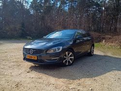 Grau Gebraucht 2013 Volvo V60 Kombi | 6.350 € (Superpreis)
