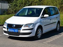 Weiß Gebraucht 2009 VW Touran Conceptline Van / Kleinbus | 4.990 € (Fairer Preis)