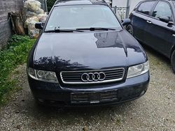 Schwarz Gebraucht 1999 Audi A4 Kombi | 800 € (Superpreis)