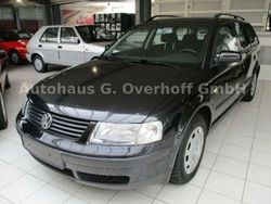 Schwarz metallic Gebraucht 1999 VW Passat Comfortline Kombi | 3.450 €
