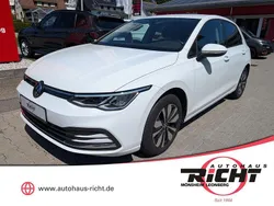 Weiß Gebraucht 2023 VW Golf VIII Move Limousine | 21.450 € (Guter Preis)