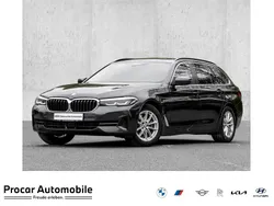 Grau Gebraucht 2022 BMW 520 Kombi | 27.890 € (Guter Preis)