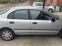 Silber Gebraucht 2000 Mitsubishi Carisma Limousine | 600 €
