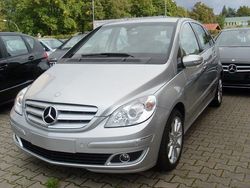Silber metallic Gebraucht 2008 Mercedes B200 Van / Kleinbus | 8.990 € (Fairer Preis)
