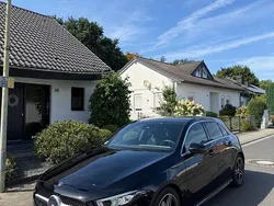 Schwarz Gebraucht 2020 Mercedes A180 AMG line Limousine | 25.480 € (Fairer Preis)
