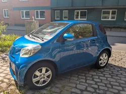 Blau Gebraucht 2011 Toyota iQ Kleinwagen | 3.200 € (Fairer Preis)