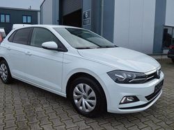 Weiß Gebraucht 2018 VW Polo Comfortline Kleinwagen | 8.300 €
