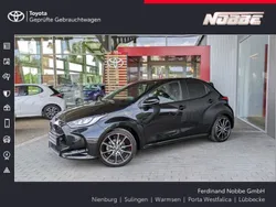 Mysticschwarz mica (metallic) Gebraucht 2023 Toyota Yaris Hybrid Sport Kleinwagen | 23.980 € (Etwas zu teuer)