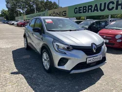Grau Gebraucht 2023 Renault Captur Evolution SUV | 21.897 € (Fairer Preis)