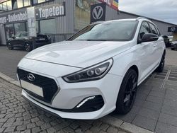 Weiß Gebraucht 2018 Hyundai i30 Passion Plus Kombi | 11.490 € (Guter Preis)
