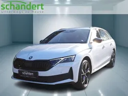 Moonweiß metallic (weiß) metallic Gebraucht 2025 Skoda Octavia SportLine Kombi | 49.770 €