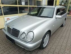 Silber Gebraucht 1999 Mercedes E320 Elegance Kombi | 3.900 € (Etwas zu teuer)