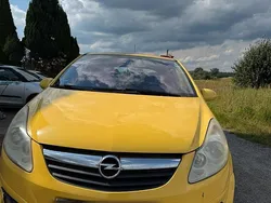 Gelb Gebraucht 2007 Opel Corsa Kleinwagen | 1.800 € (Fairer Preis)