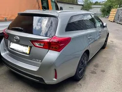 Silber Gebraucht 2013 Toyota Auris Kombi | 7.300 € (Guter Preis)