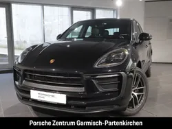 Tiefschwarzmetallic Gebraucht 2023 Porsche Macan SUV | 72.790 € (Fairer Preis)