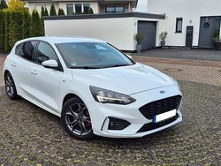 Weiß Gebraucht 2019 Ford Focus ST-Line Limousine | 13.400 € (Guter Preis)