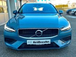 Grau Gebraucht 2021 Volvo V60 Momentum Kombi | 35.990 € (Etwas zu teuer)