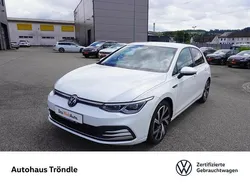 Weiß Gebraucht 2022 VW Golf VIII Style Limousine | 25.980 € (Superpreis)