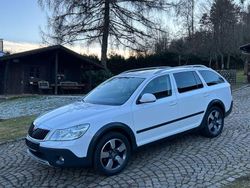 Weiß Gebraucht 2013 Skoda Octavia Scout 4x4 Kombi | 10.650 € (Fairer Preis)