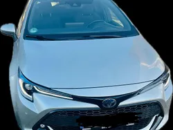Silber Gebraucht 2020 Toyota Corolla Hybrid Kombi | 21.000 € (Fairer Preis)