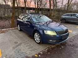 Blau Gebraucht 2014 Skoda Octavia Elegance Kombi | 9.000 € (Superpreis)