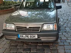 Grau Gebraucht 1988 Opel Ascona Limousine | 3.850 €