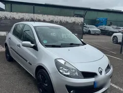 Grau Gebraucht 2006 Renault Clio II Kleinwagen | 1.500 €