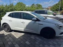 369 arktisweiß Gebraucht 2017 Renault Mégane IV Play Kleinwagen | 7.990 € (Guter Preis)