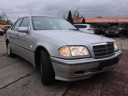 Silber Gebraucht 1999 Mercedes C220 Elegance Limousine | 8.500 €